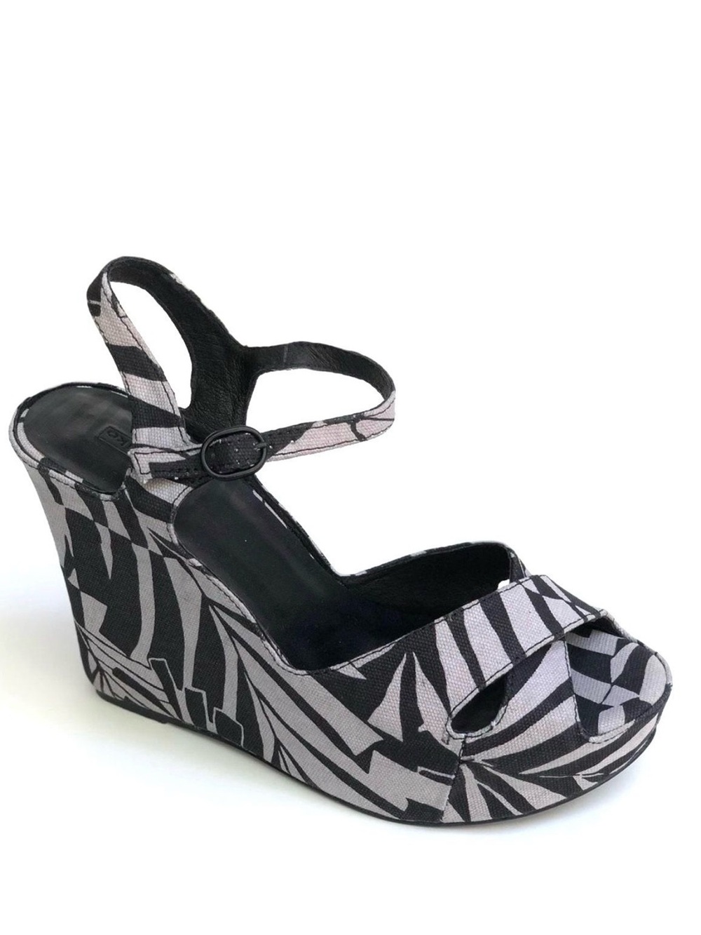 New! Matiko Lynn Leaf Print Canvas Shoes 9